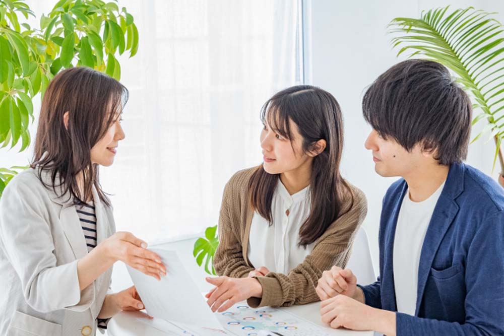 お打合せ（ご希望条件のヒアリング、条件に合う物件の選定、物件資料の提供、諸条件のお打合せ）